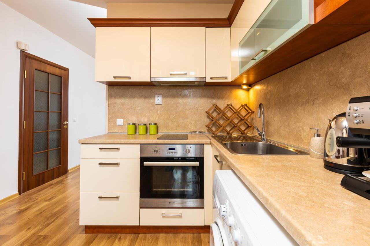 The Walnut 2Bd Apartment Plovdiv Luaran gambar