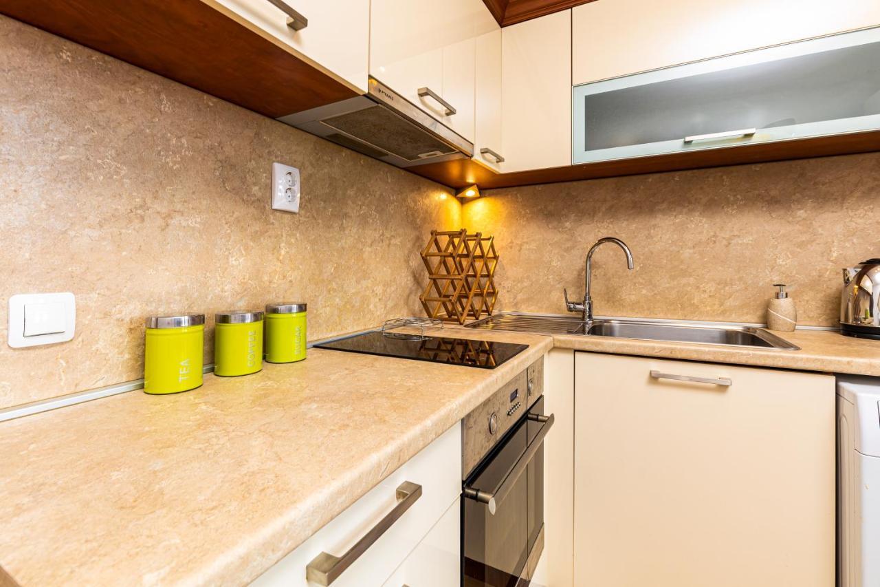 The Walnut 2Bd Apartment Plovdiv Luaran gambar